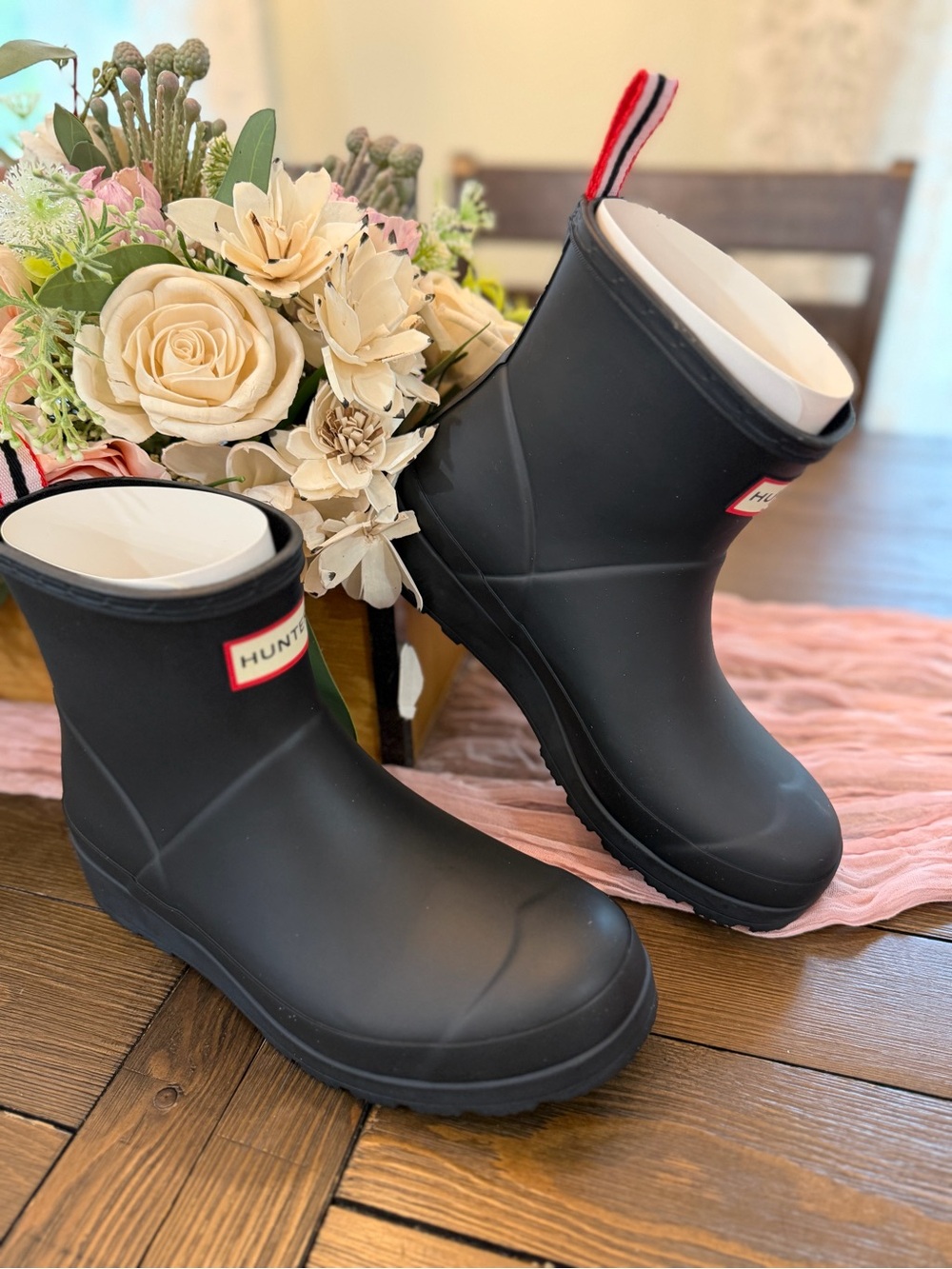 New - Hunter Women's Matte Black Short Rain Boots with Signature Heel Tab 6